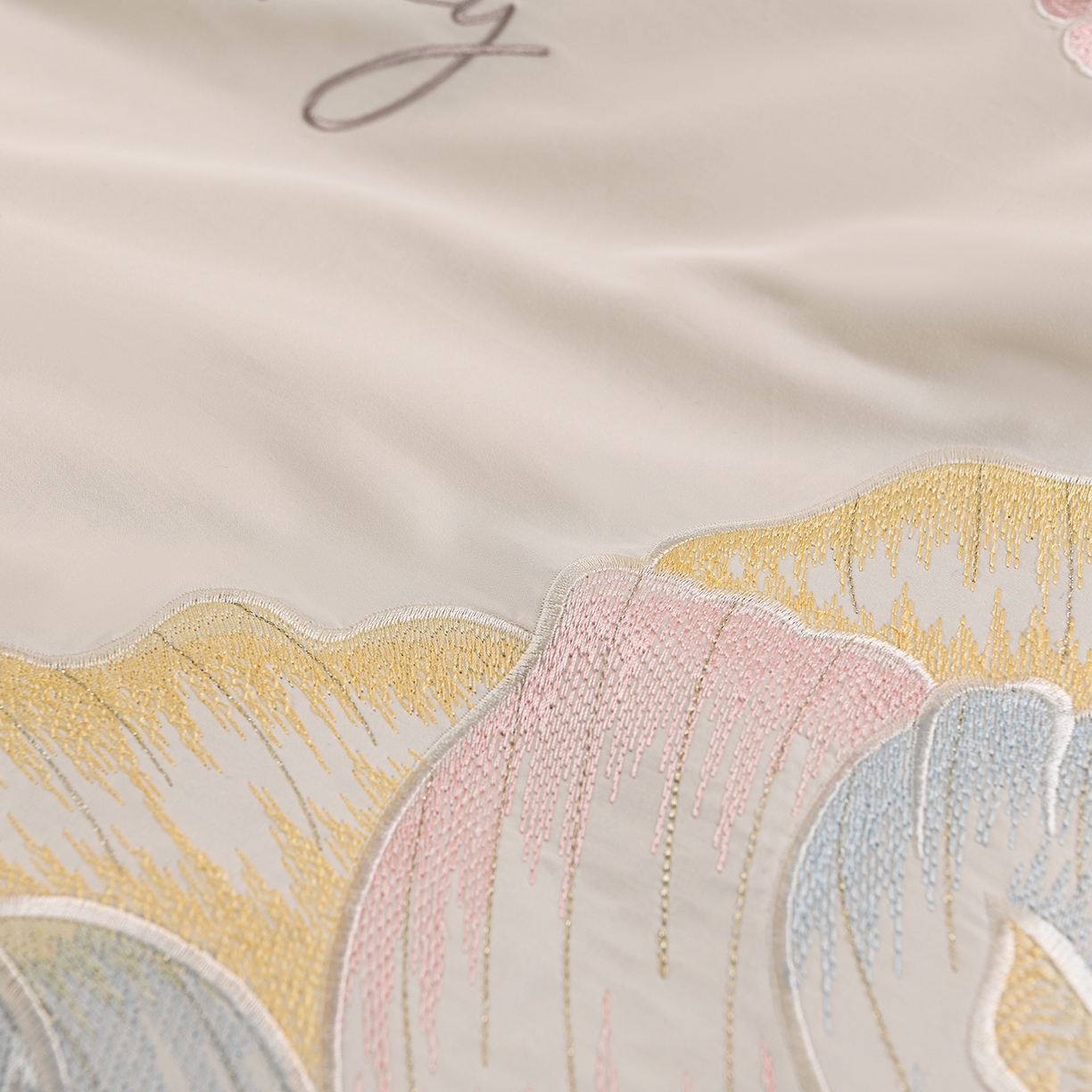 91家纺网 家纺一手货源 找家纺 绒小宣 2025新款13372全棉绣花四件套-牡丹佳人 华尔兹-粉白