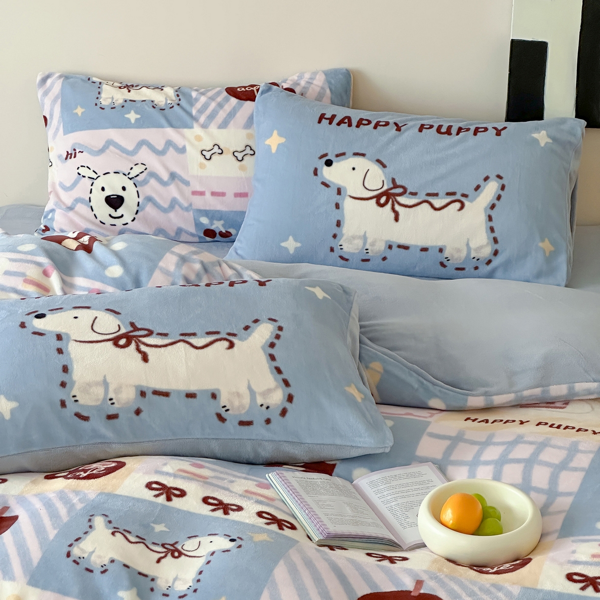 91家纺网 家纺一手货源 找家纺 桃子家居 2025新款A类ins数码印花枕混搭复古时尚卡通加厚牛奶系列四件套 绒-混搭蜡笔画