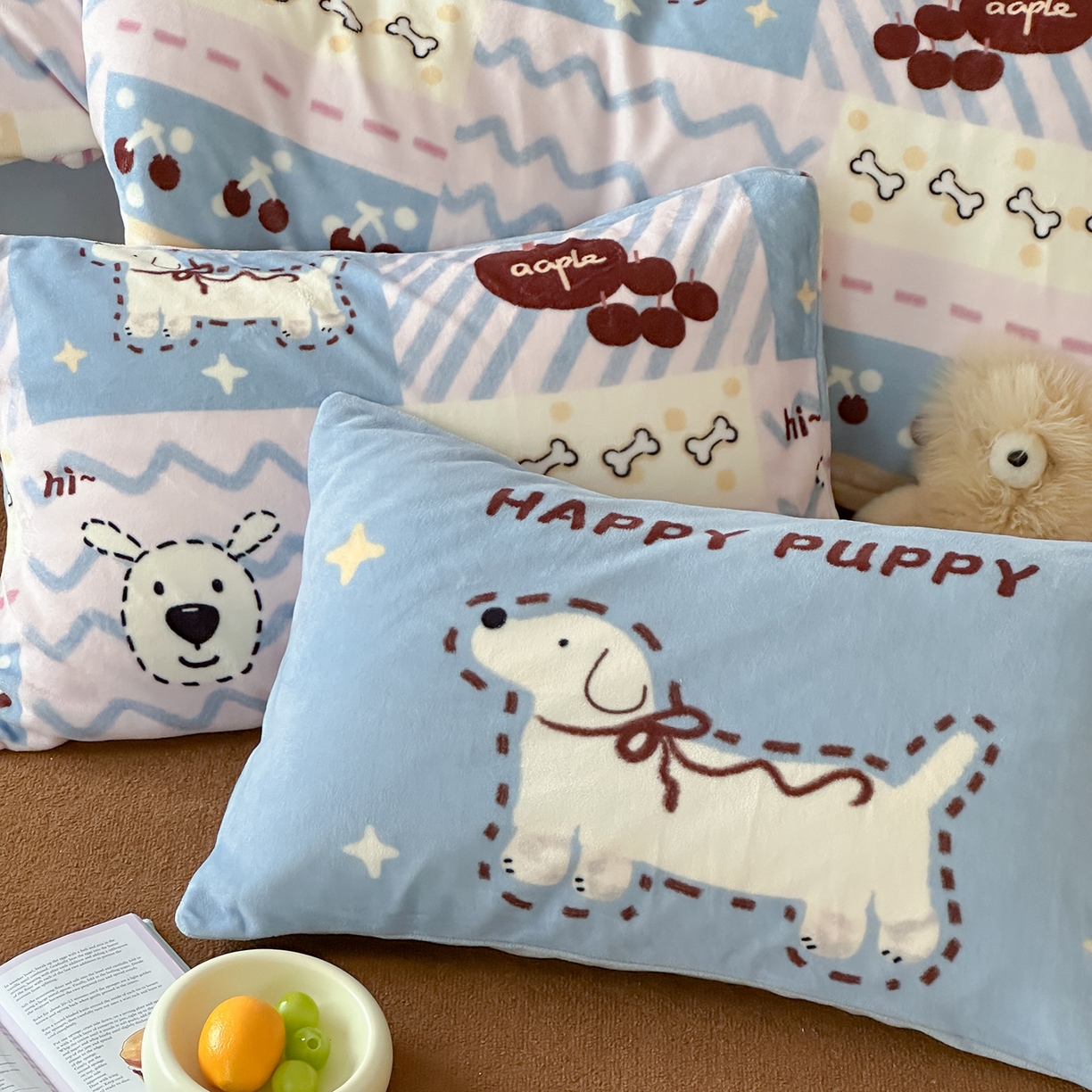 91家纺网 家纺一手货源 找家纺 桃子家居 2025新款A类ins数码印花枕混搭复古时尚卡通加厚牛奶系列四件套 绒-混搭蜡笔画