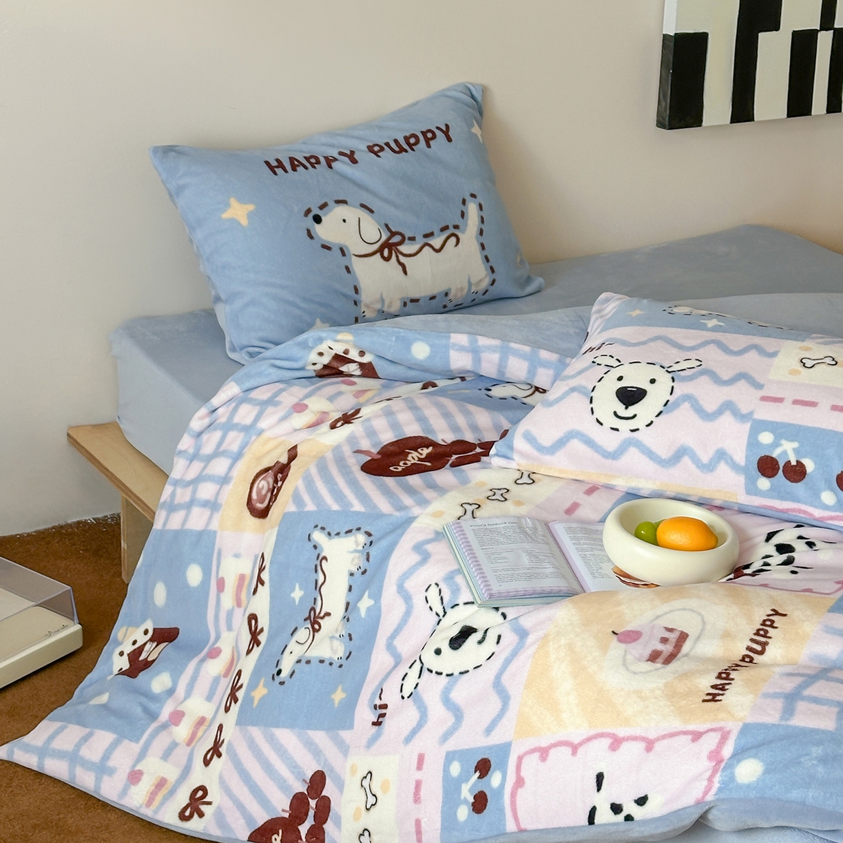 91家纺网 家纺一手货源 找家纺 桃子家居 2025新款A类ins数码印花枕混搭复古时尚卡通加厚牛奶系列四件套 绒-混搭蜡笔画