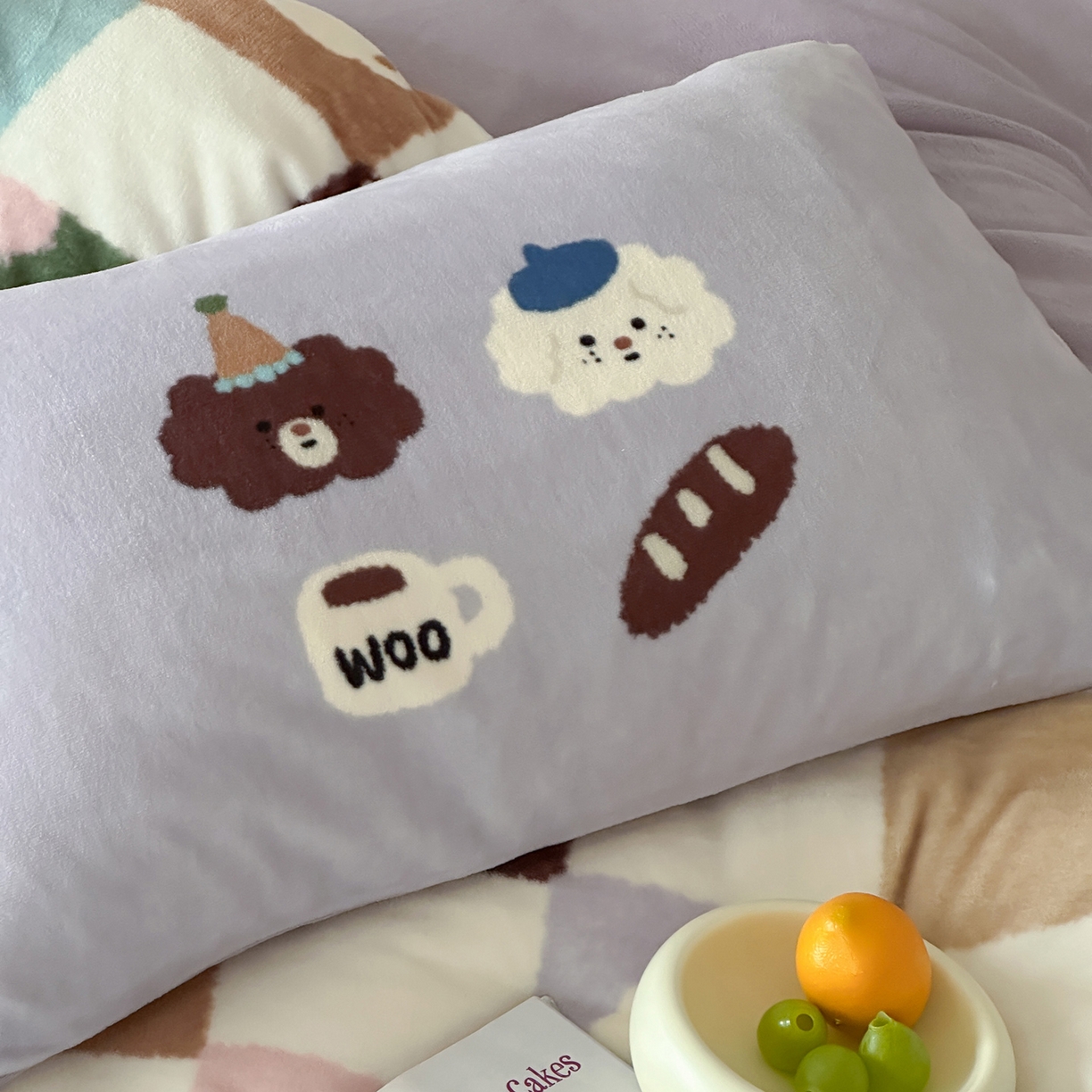 91家纺网 家纺一手货源 找家纺 桃子家居 2025新款A类ins数码印花枕混搭复古时尚卡通加厚牛奶系列四件套 绒-混搭魔方画