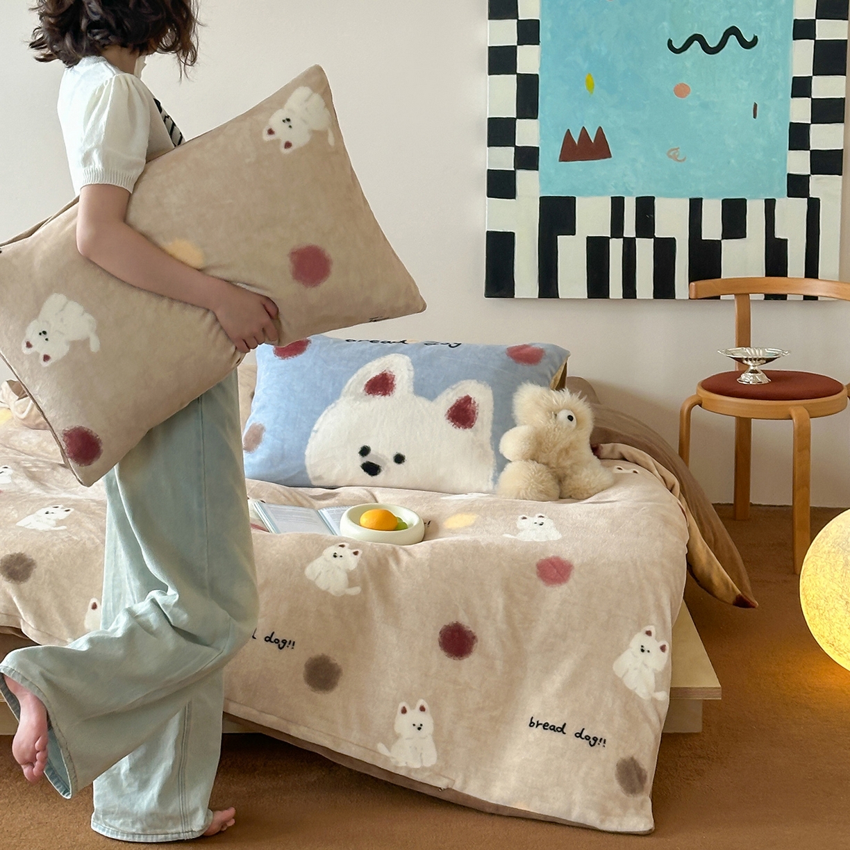 91家纺网 家纺一手货源 找家纺 桃子家居 2025新款A类ins数码印花枕混搭复古时尚卡通加厚牛奶系列四件套 绒-混搭泡芙狗