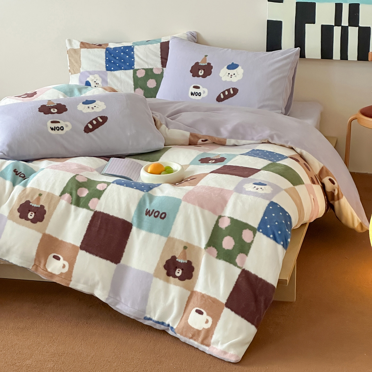 91家纺网 家纺一手货源 找家纺 桃子家居 2025新款A类ins数码印花枕混搭复古时尚卡通加厚牛奶系列四件套 绒-混搭魔方画