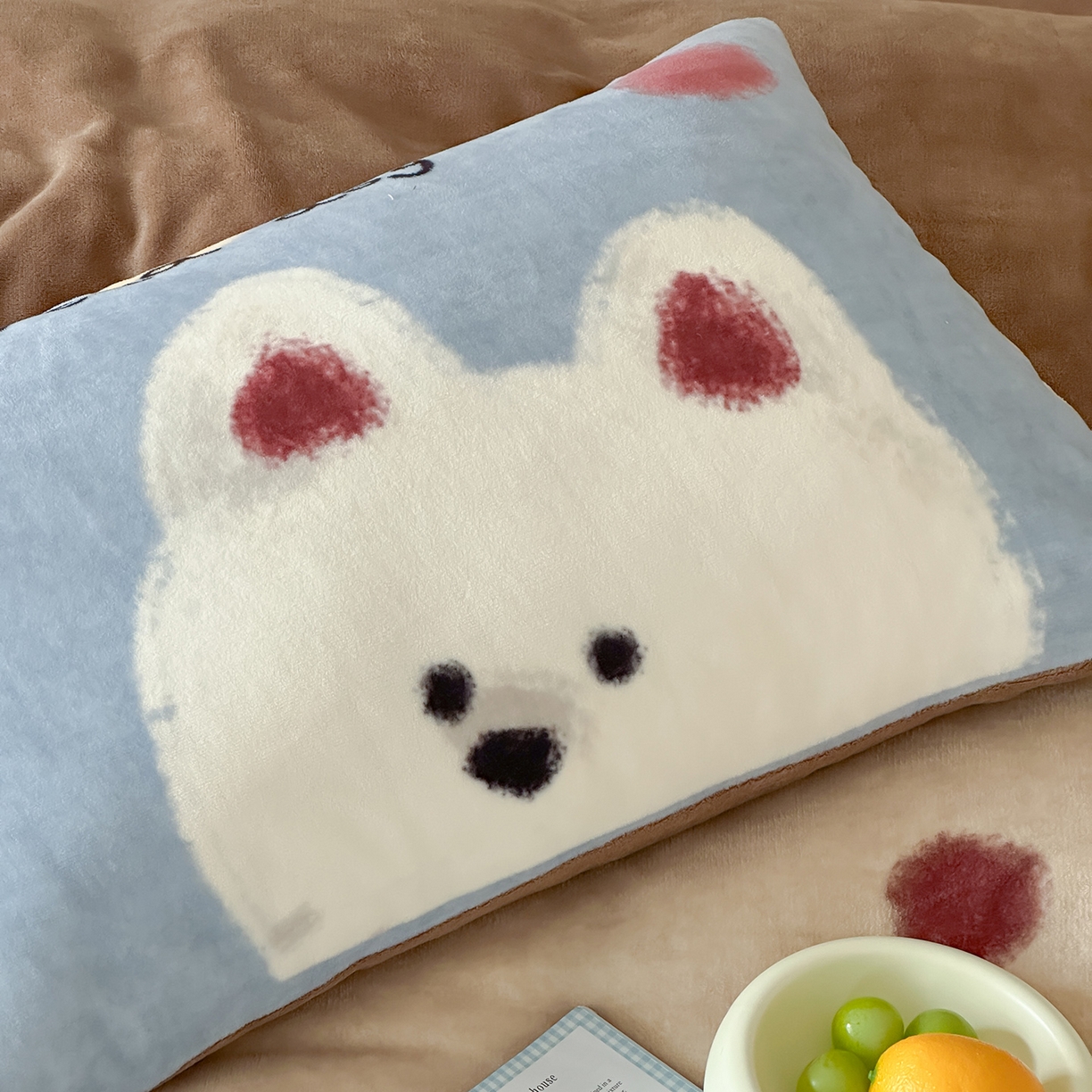 91家纺网 家纺一手货源 找家纺 桃子家居 2025新款A类ins数码印花枕混搭复古时尚卡通加厚牛奶系列四件套 绒-混搭泡芙狗