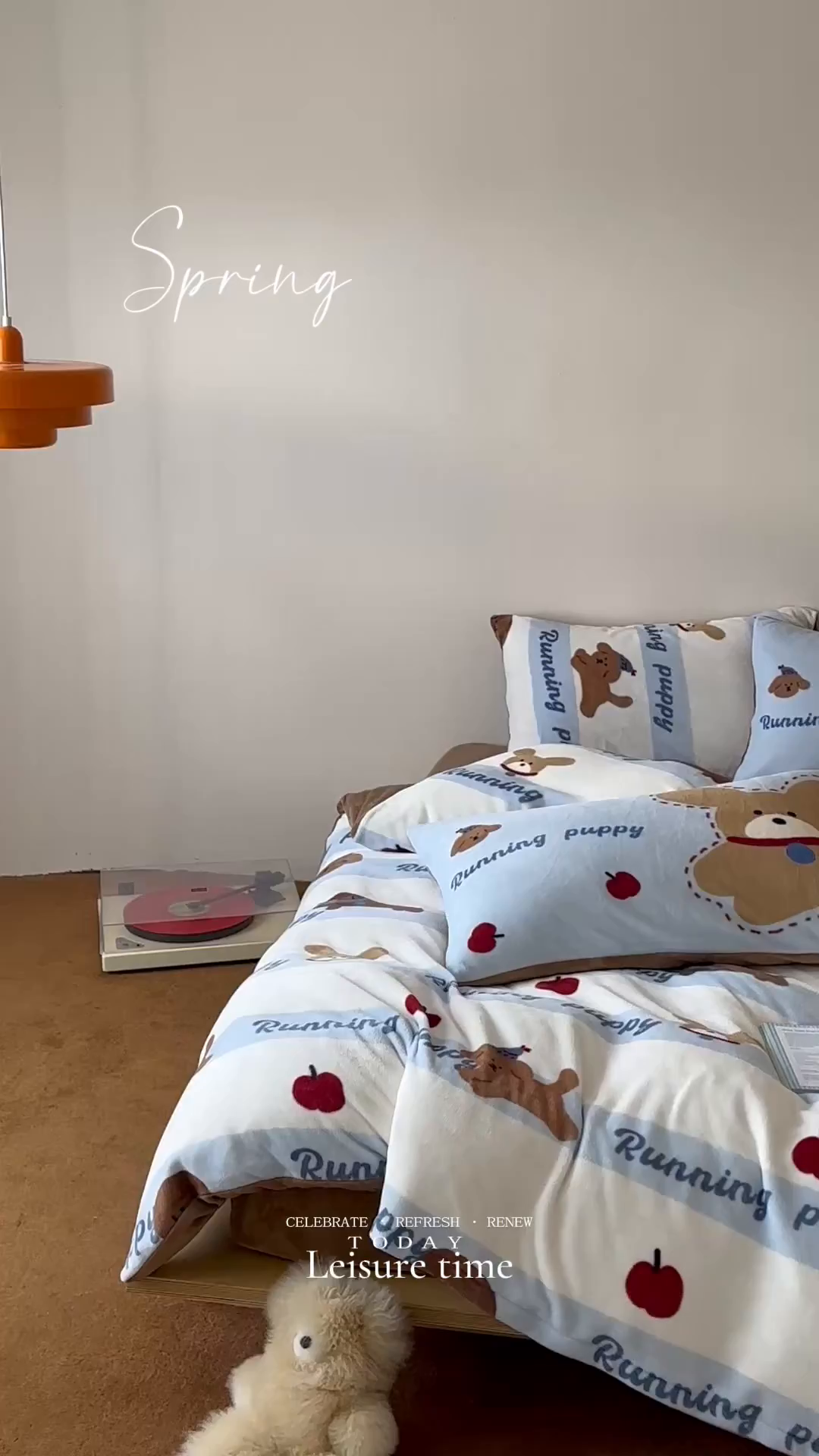 91家纺网 家纺一手货源 找家纺 桃子家居 2025新款A类ins数码印花枕混搭复古时尚卡通加厚牛奶系列四件套 绒-混搭俏皮狗蓝