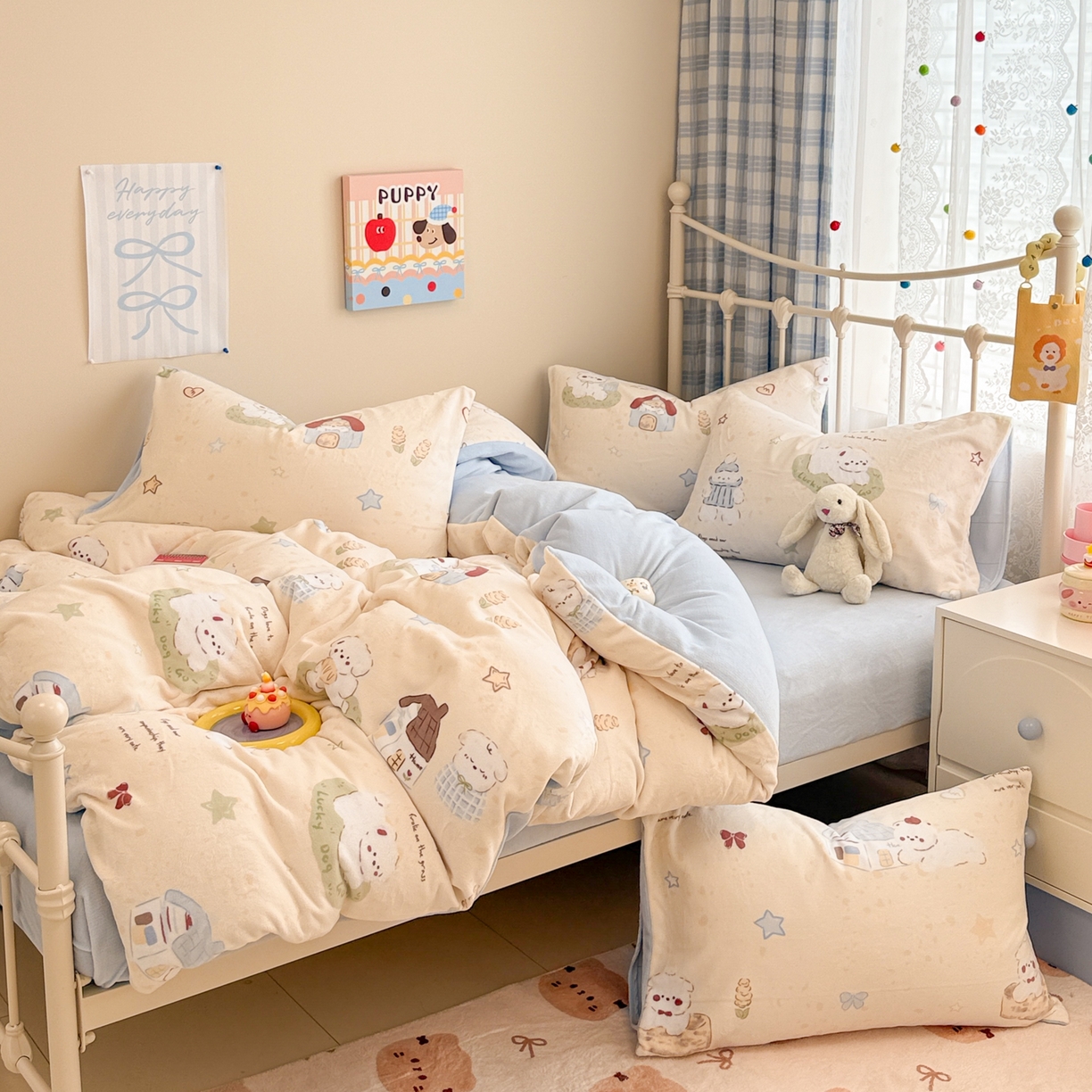 91家纺网 家纺一手货源 找家纺 呗旺鹿 2025新款A类高克重卡通印花牛奶绒印花四件套 奶油星星狗