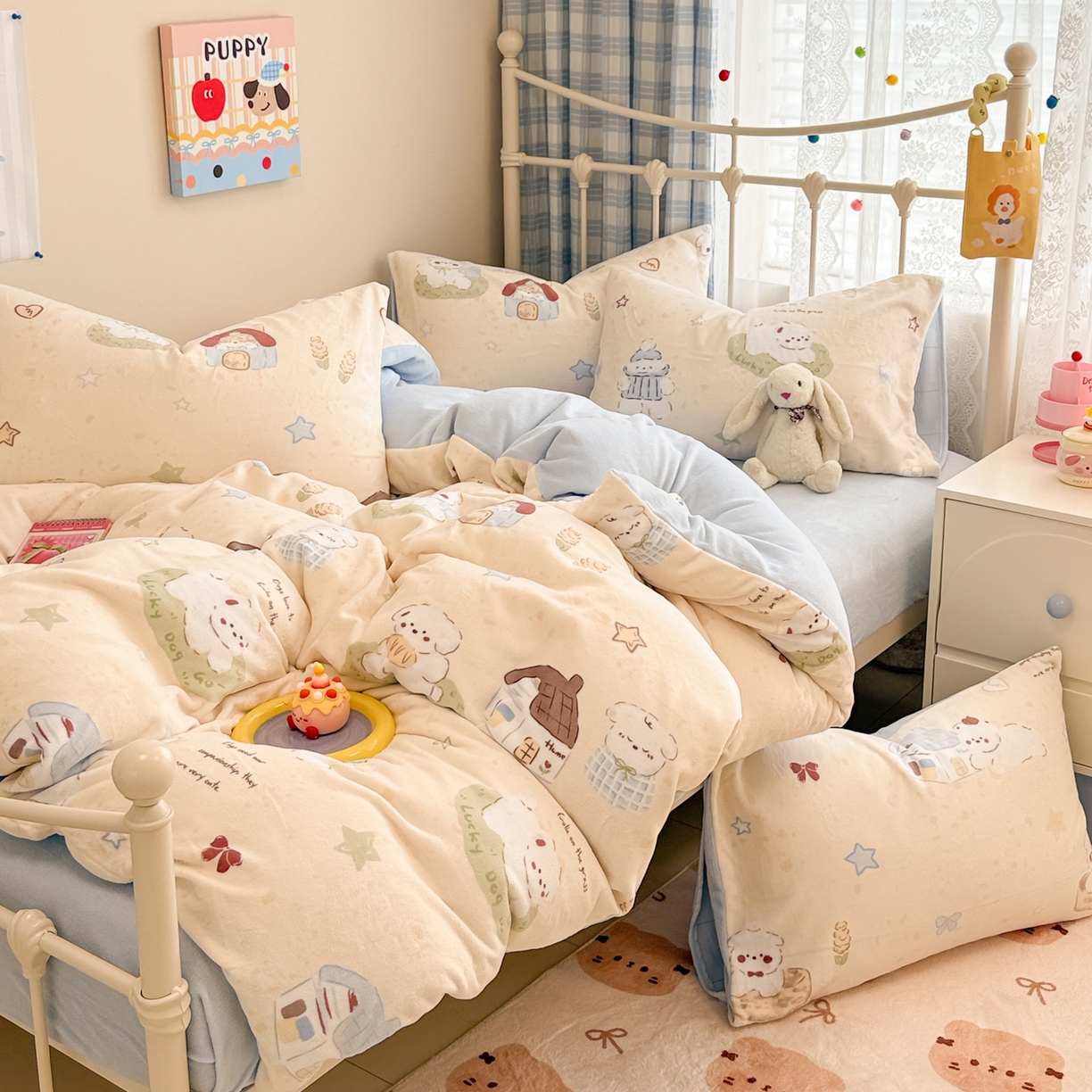 91家纺网 家纺一手货源 找家纺 呗旺鹿 2025新款A类高克重卡通印花牛奶绒印花四件套 奶油星星狗