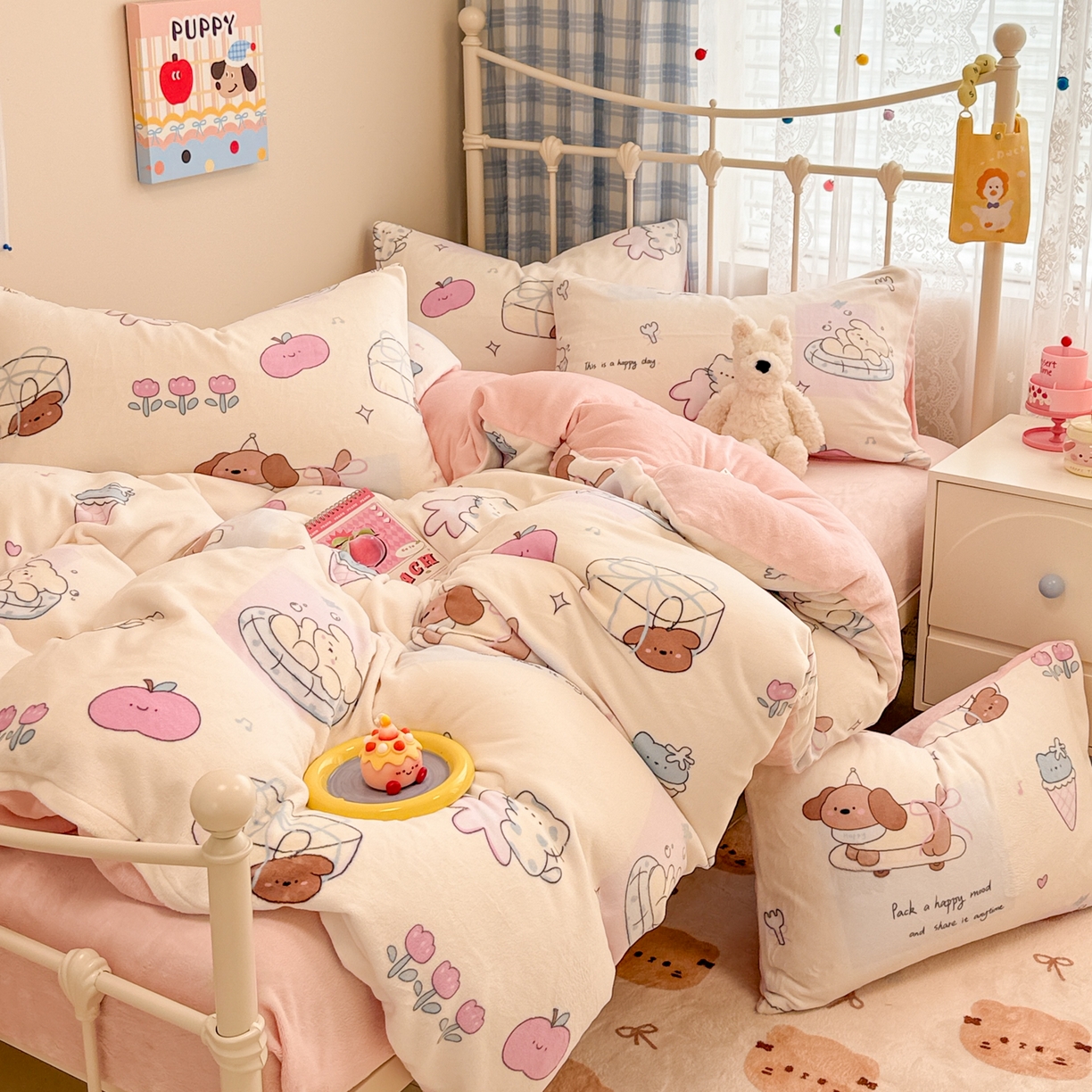 91家纺网 家纺一手货源 找家纺 呗旺鹿 2025新款A类高克重卡通印花牛奶绒印花四件套 小熊的礼物