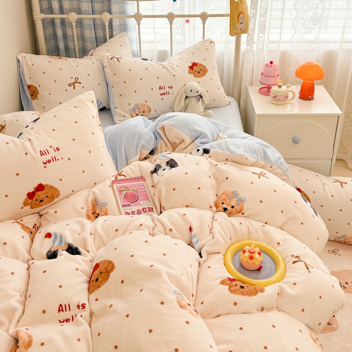 91家纺网 家纺一手货源 找家纺 呗旺鹿 2025新款A类高克重卡通印花牛奶绒印花四件套 蝴蝶结圆点小狗