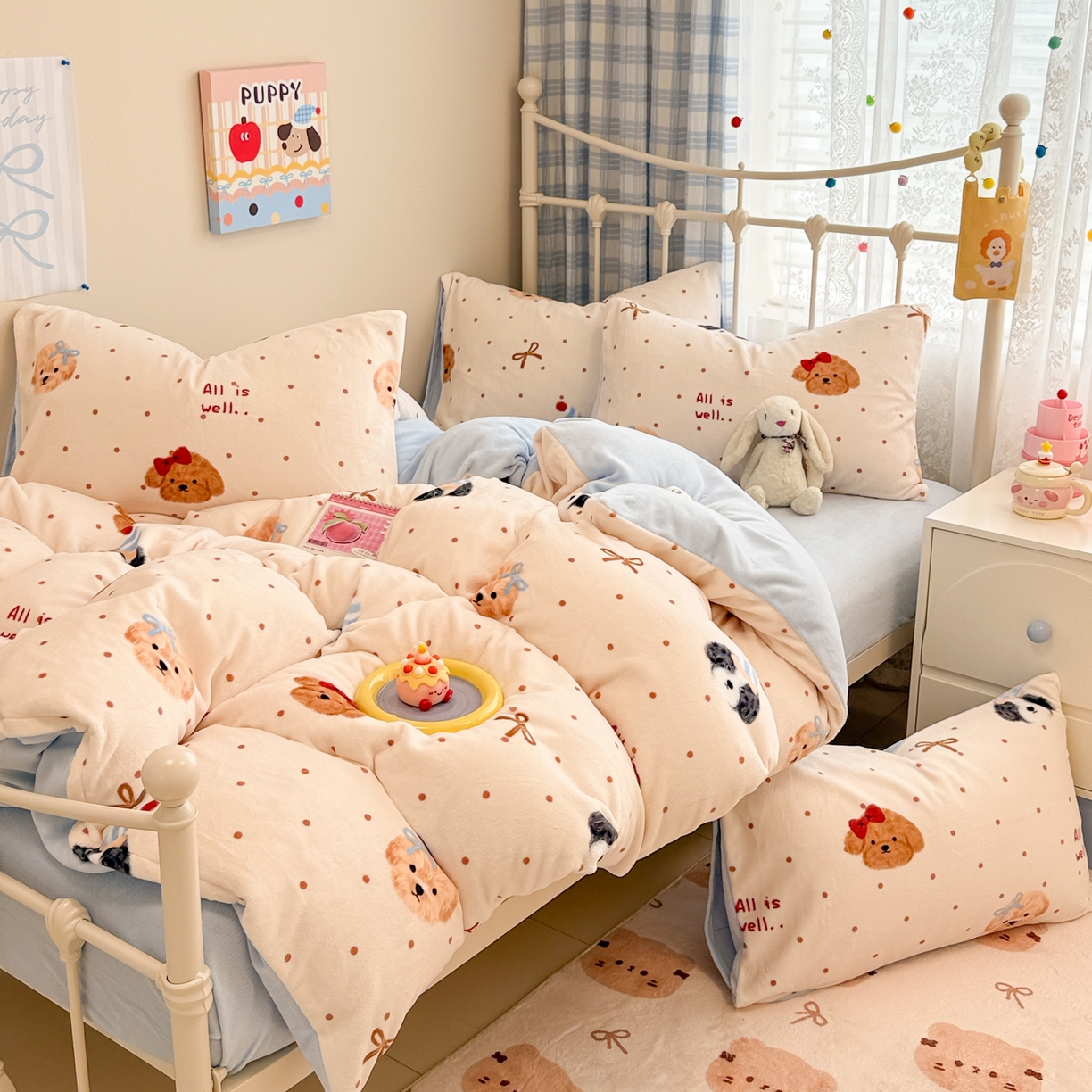 91家纺网 家纺一手货源 找家纺 呗旺鹿 2025新款A类高克重卡通印花牛奶绒印花四件套 蝴蝶结圆点小狗