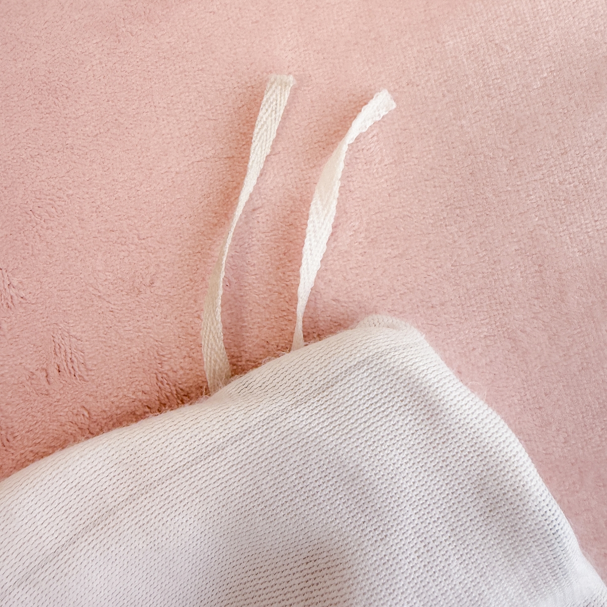 91家纺网 家纺一手货源 找家纺 呗旺鹿 2025新款A类高克重卡通印花牛奶绒印花四件套 小熊的礼物