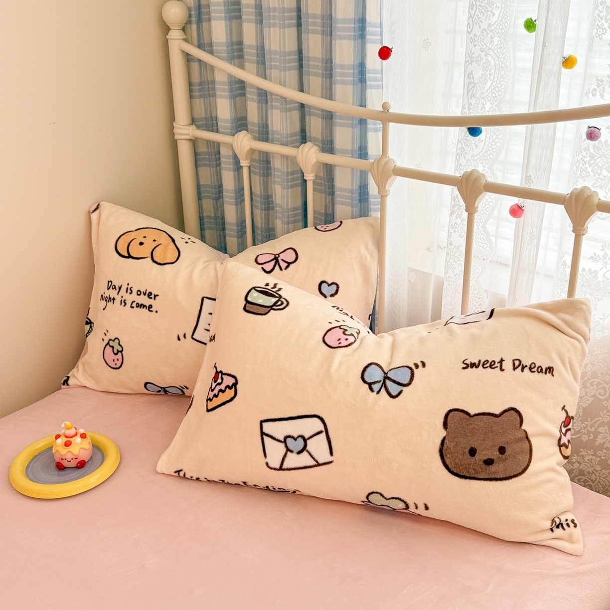 91家纺网 家纺一手货源 找家纺 呗旺鹿 2025新款A类高克重卡通印花牛奶绒印花四件套 信封小熊