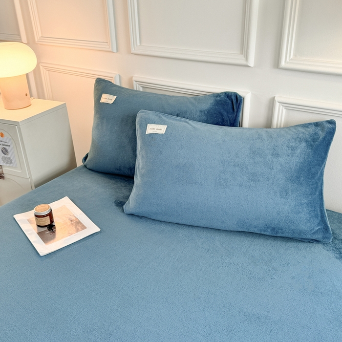 91家纺网 家纺一手货源 找家纺 眠博士 2025新款简约牛奶绒纯色单床笠 牛奶绒床笠-靛青