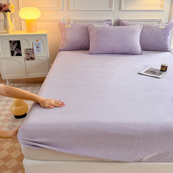 91家纺网 家纺一手货源 找家纺 眠博士 2025新款简约牛奶绒纯色单床笠 牛奶绒床笠-丁香紫