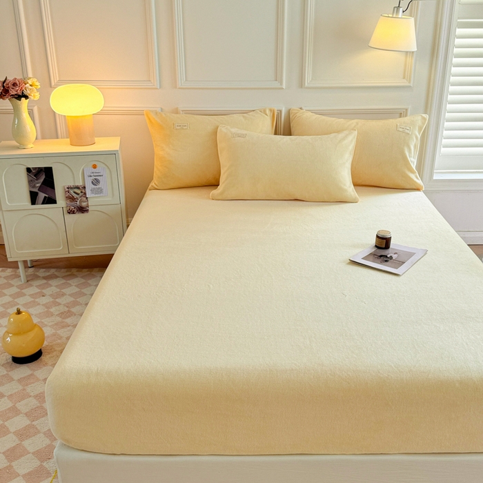 91家纺网 家纺一手货源 找家纺 眠博士 2025新款简约牛奶绒纯色单床笠 牛奶绒床笠-鹅黄