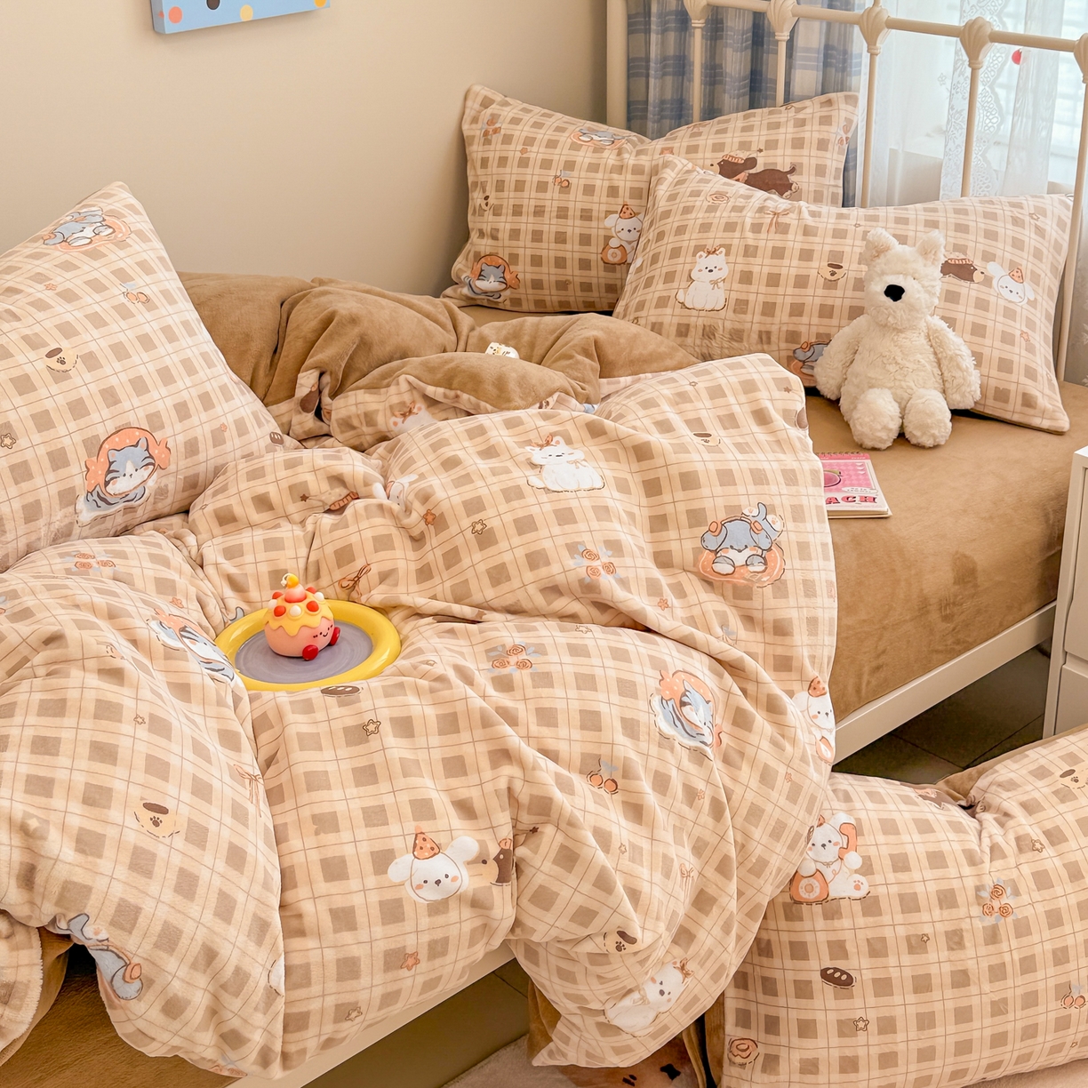 91家纺网 家纺一手货源 找家纺 呗旺鹿 2025新款A类高克重卡通印花牛奶绒印花四件套 猫狗派对