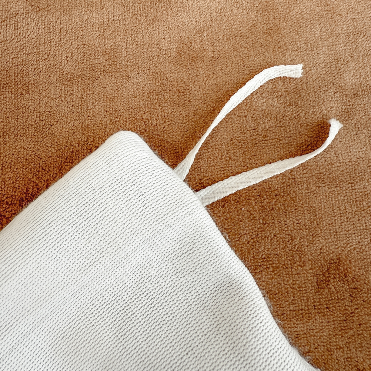 91家纺网 家纺一手货源 找家纺 呗旺鹿 2025新款A类高克重卡通印花牛奶绒印花四件套 猫狗派对