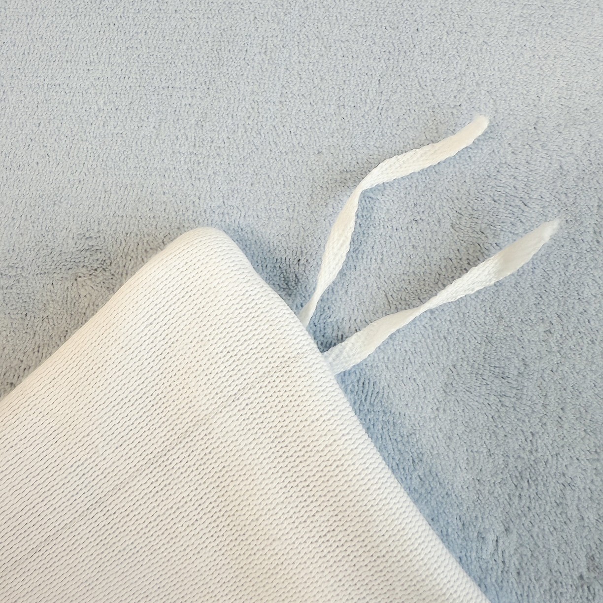 91家纺网 家纺一手货源 找家纺 呗旺鹿 2025新款A类高克重卡通印花牛奶绒印花四件套 开飞机的小熊