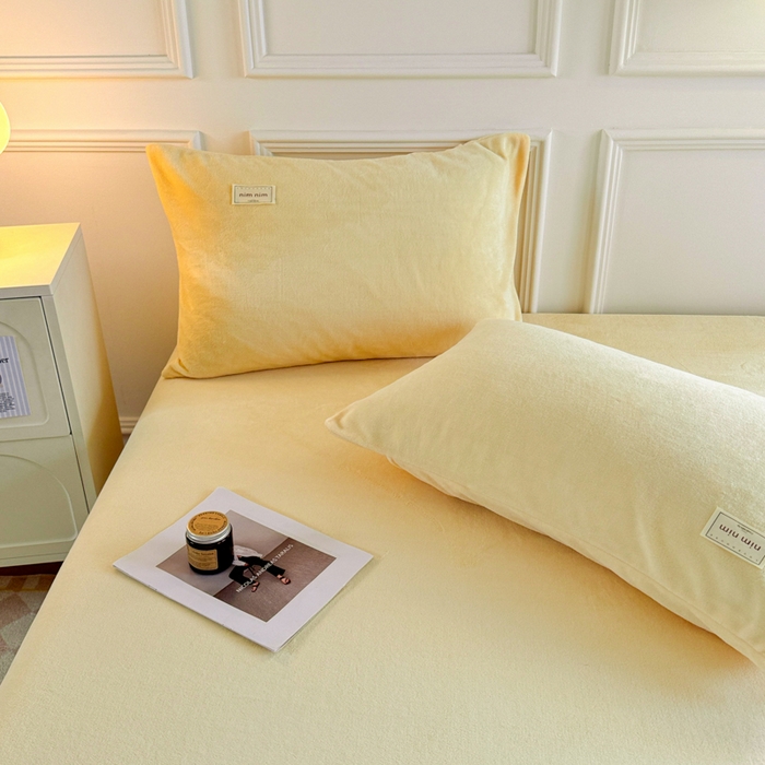91家纺网 家纺一手货源 找家纺 眠博士 2025新款简约牛奶绒纯色单床笠 牛奶绒床笠-鹅黄