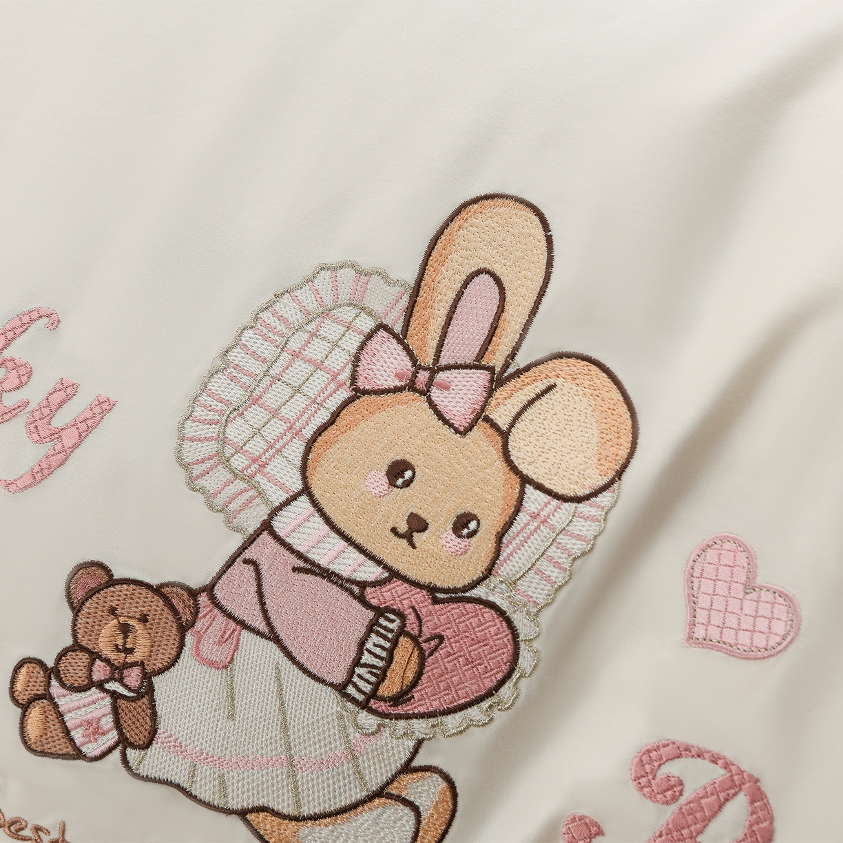 91家纺网 家纺一手货源 找家纺 （总）绒小宣 2025新款13372全棉绣花四件套-梦幻兔