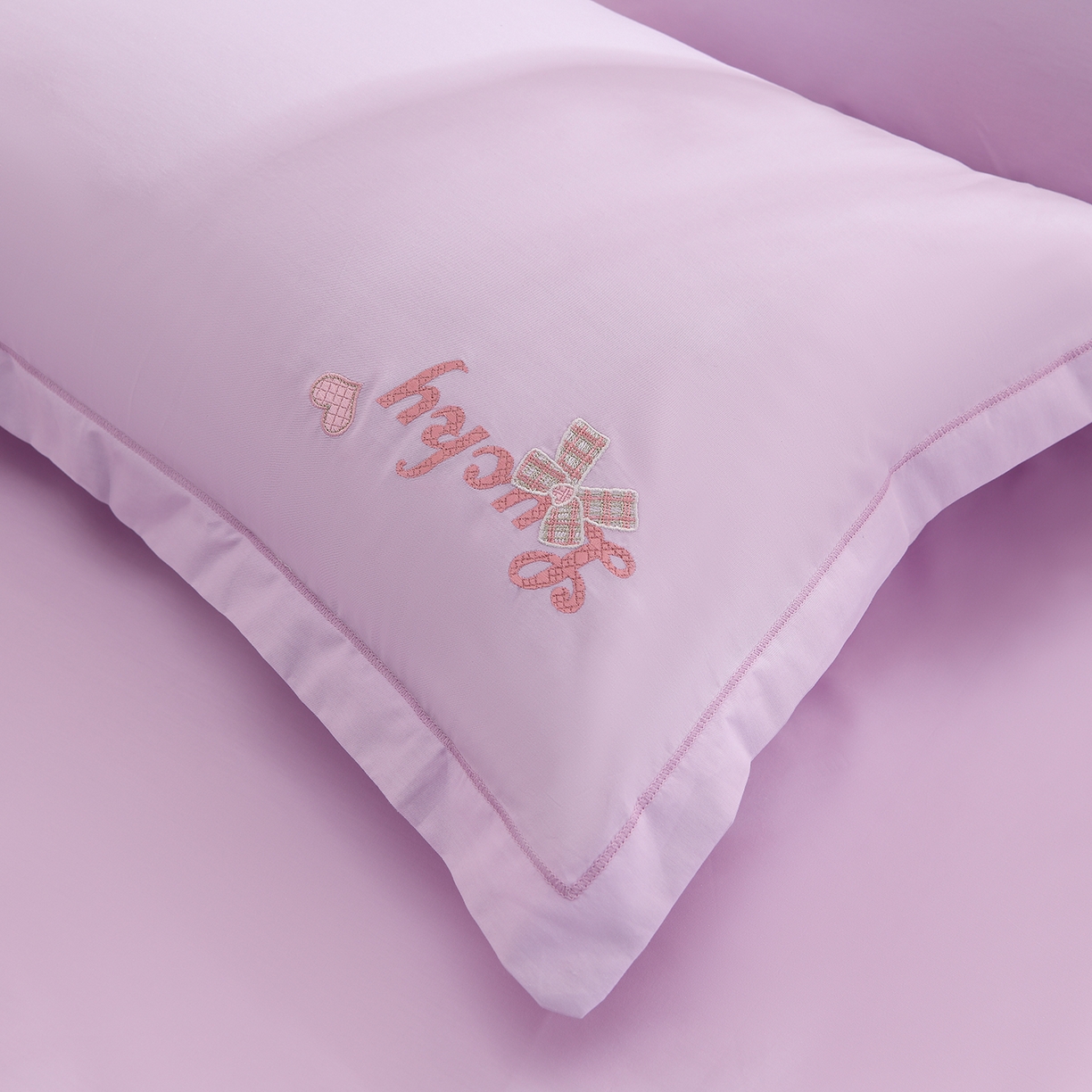 91家纺网 家纺一手货源 找家纺 绒小宣 2025新款13372全棉绣花四件套-梦幻兔 兔熊-紫