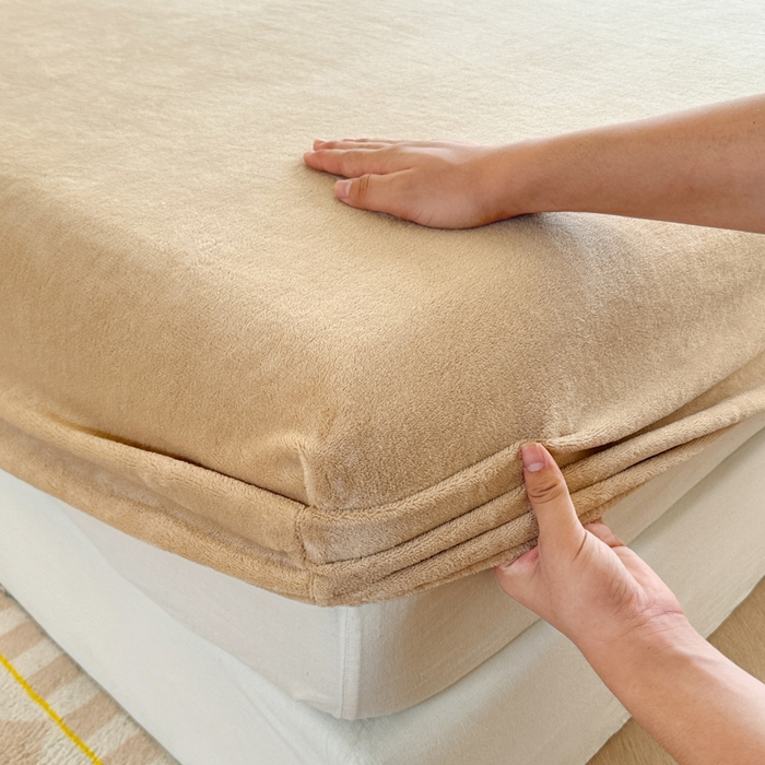 91家纺网 家纺一手货源 找家纺 眠博士 2025新款简约牛奶绒纯色单床笠 牛奶绒床笠-暖咖
