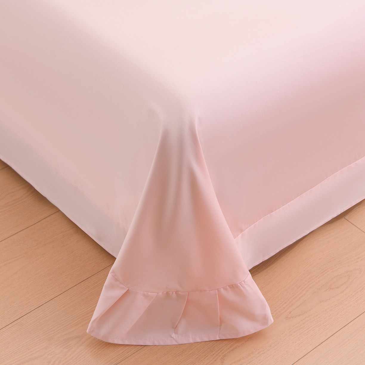 91家纺网 家纺一手货源 找家纺 绒小宣 2025新款13372全棉绣花四件套-梦幻兔 兔熊-轻白