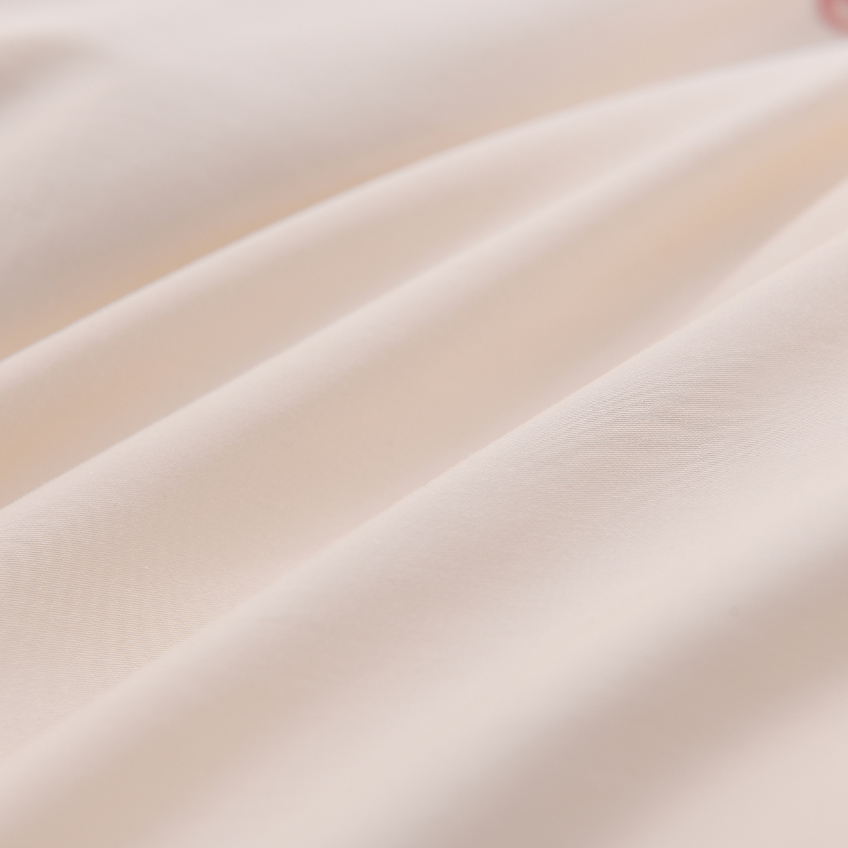 91家纺网 家纺一手货源 找家纺 绒小宣 2025新款13372全棉绣花四件套-梦幻兔 兔熊-轻白