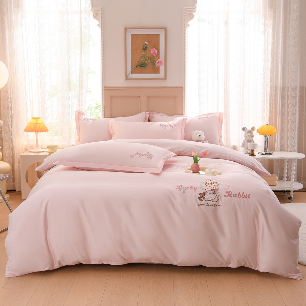绒小宣 2025新款13372全棉绣花四件套-梦幻兔 兔熊-粉