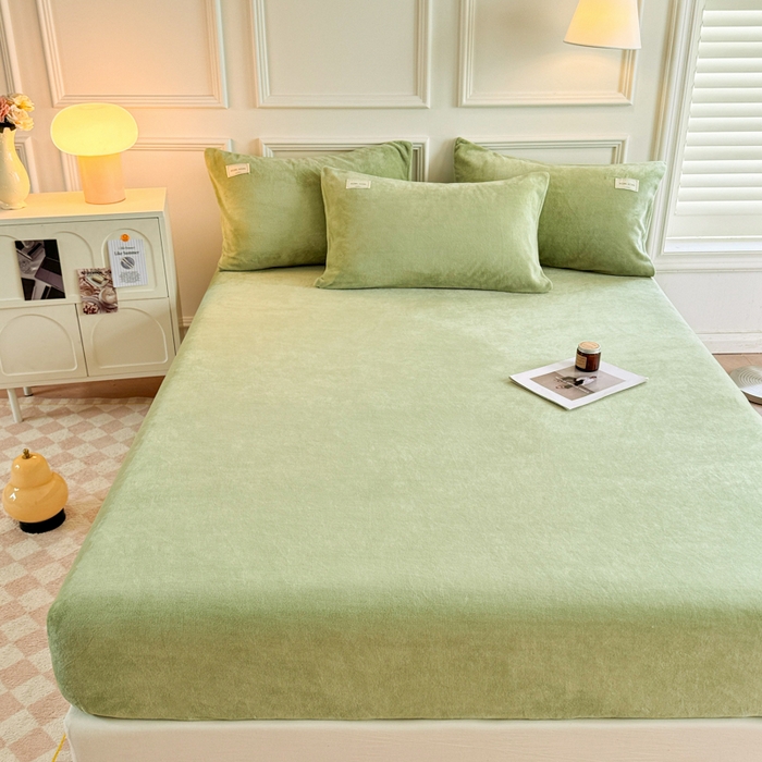 91家纺网 家纺一手货源 找家纺 眠博士 2025新款简约牛奶绒纯色单床笠 牛奶绒床笠-苹果绿