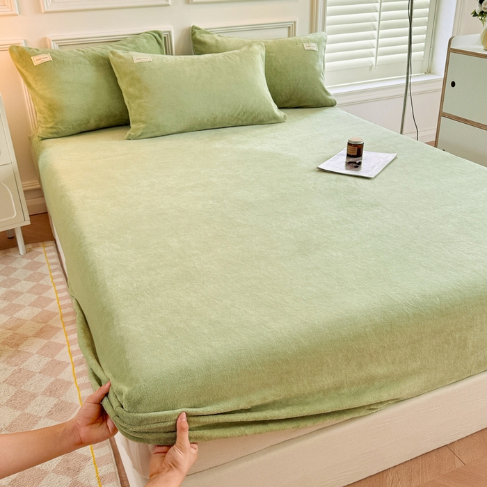 91家纺网 家纺一手货源 找家纺 眠博士 2025新款简约牛奶绒纯色单床笠 牛奶绒床笠-苹果绿