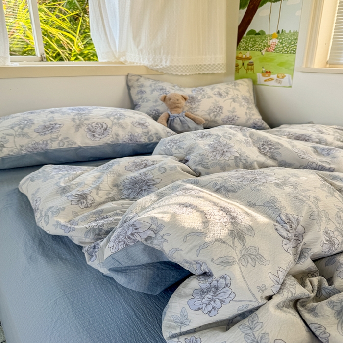 91家纺网 家纺一手货源 找家纺 优兰朵  2025新款超柔云感木棉印花小清新四件套 晨雾汀兰