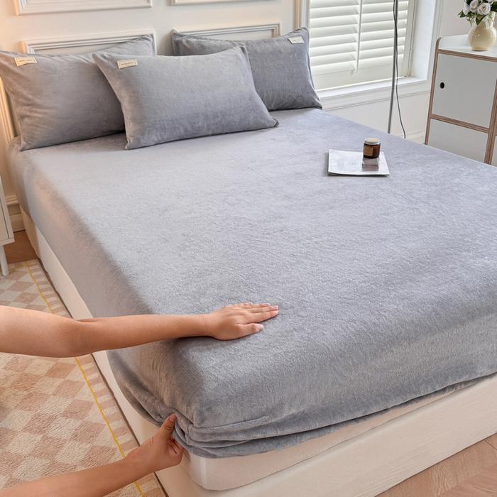 91家纺网 家纺一手货源 找家纺 眠博士 2025新款简约牛奶绒纯色单床笠 牛奶绒床笠-浅灰