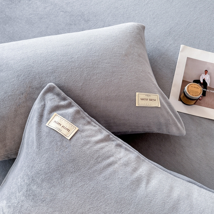 91家纺网 家纺一手货源 找家纺 眠博士 2025新款简约牛奶绒纯色单床笠 牛奶绒床笠-浅灰