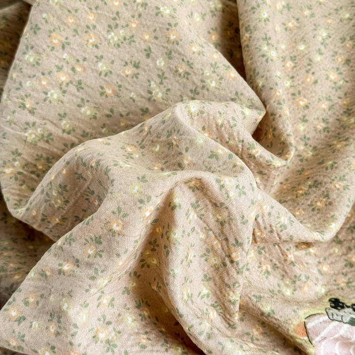 91家纺网 家纺一手货源 找家纺 优兰朵  2025新款超柔云感木棉印花小清新四件套 开心女孩-咖