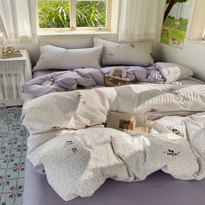 91家纺网 家纺一手货源 找家纺 优兰朵  2025新款超柔云感木棉印花小清新四件套 开心女孩-紫