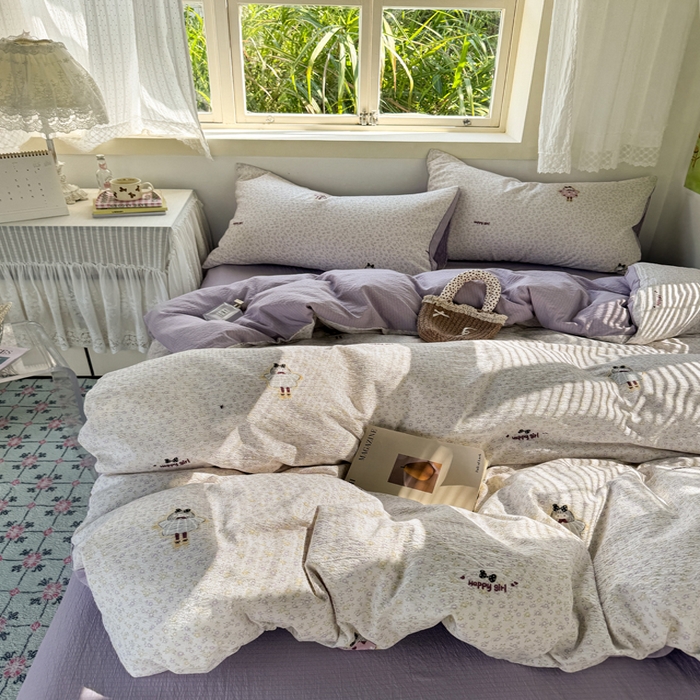 91家纺网 家纺一手货源 找家纺 优兰朵  2025新款超柔云感木棉印花小清新四件套 开心女孩-紫