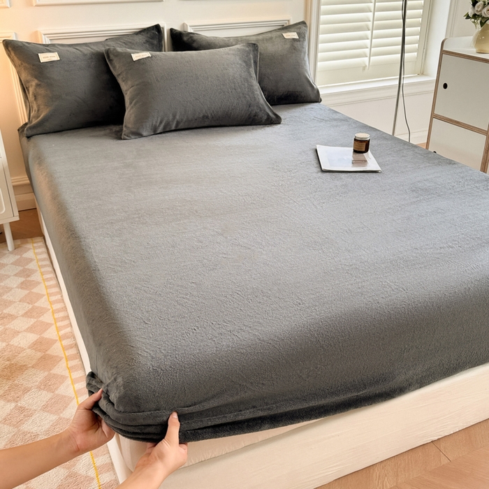 91家纺网 家纺一手货源 找家纺 眠博士 2025新款简约牛奶绒纯色单床笠 牛奶绒床笠-深灰