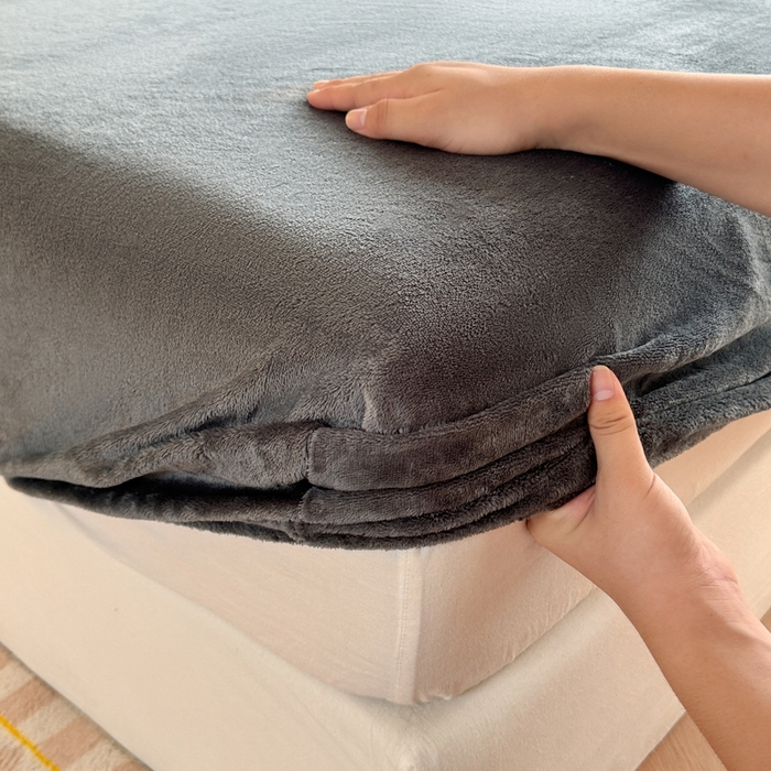 91家纺网 家纺一手货源 找家纺 眠博士 2025新款简约牛奶绒纯色单床笠 牛奶绒床笠-深灰
