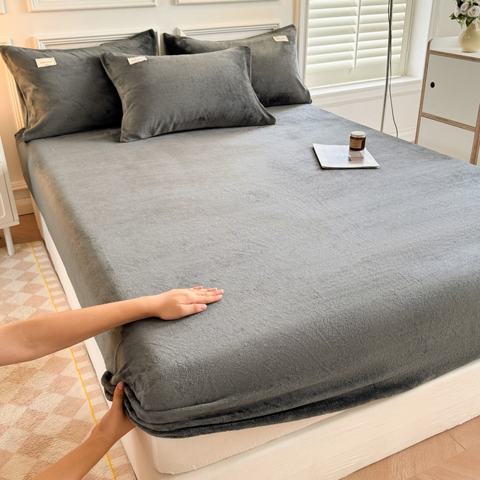 91家纺网 家纺一手货源 找家纺 眠博士 2025新款简约牛奶绒纯色单床笠 牛奶绒床笠-深灰