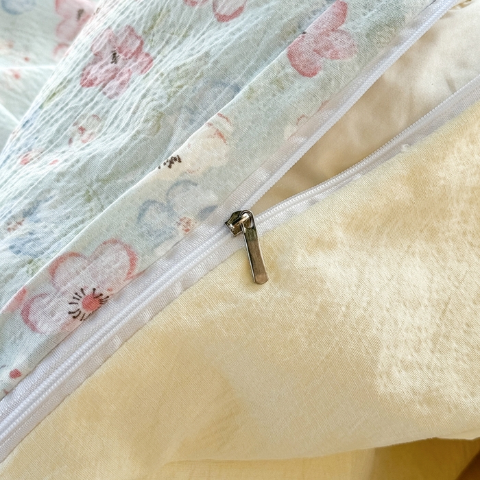 91家纺网 家纺一手货源 找家纺 优兰朵  2025新款超柔云感木棉印花小清新四件套 勿忘我