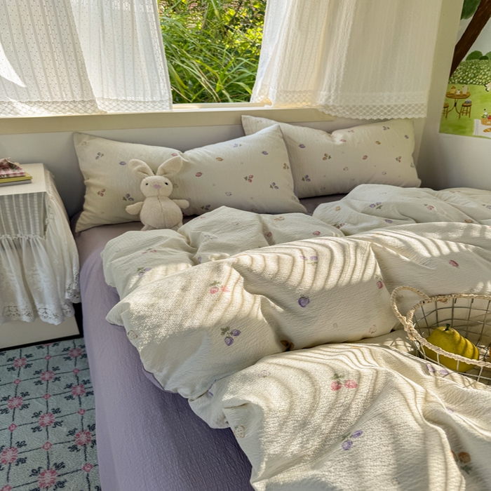 91家纺网 家纺一手货源 找家纺 优兰朵  2025新款超柔云感木棉印花小清新四件套 樱桃草莓