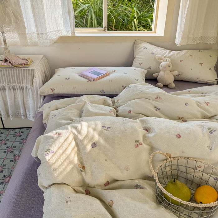 91家纺网 家纺一手货源 找家纺 优兰朵  2025新款超柔云感木棉印花小清新四件套 樱桃草莓