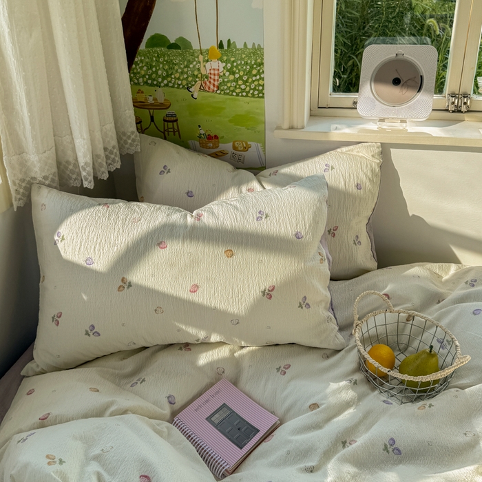 91家纺网 家纺一手货源 找家纺 优兰朵  2025新款超柔云感木棉印花小清新四件套 樱桃草莓