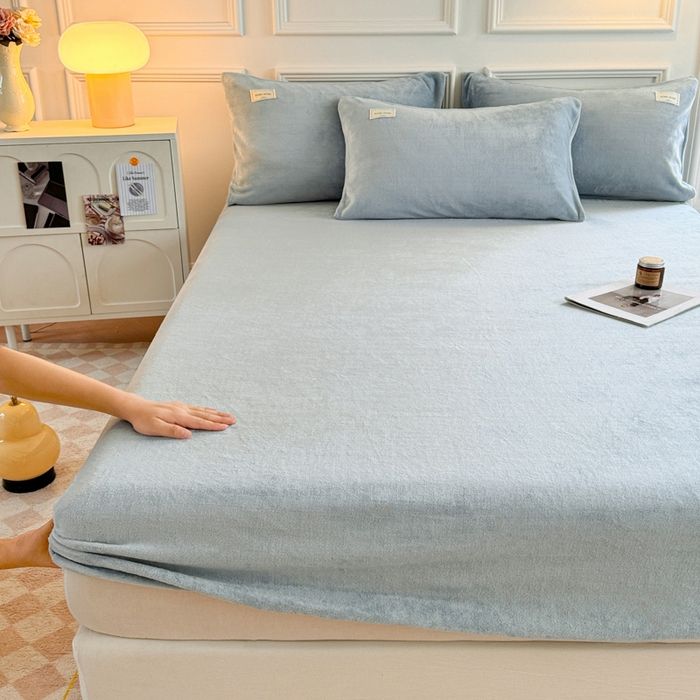 91家纺网 家纺一手货源 找家纺 眠博士 2025新款简约牛奶绒纯色单床笠 牛奶绒床笠-雾霾蓝