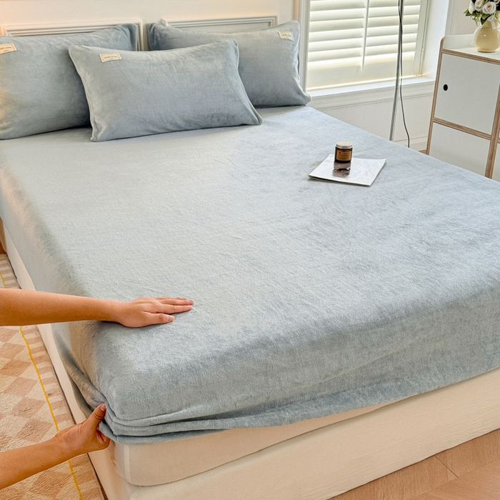 91家纺网 家纺一手货源 找家纺 眠博士 2025新款简约牛奶绒纯色单床笠 牛奶绒床笠-雾霾蓝