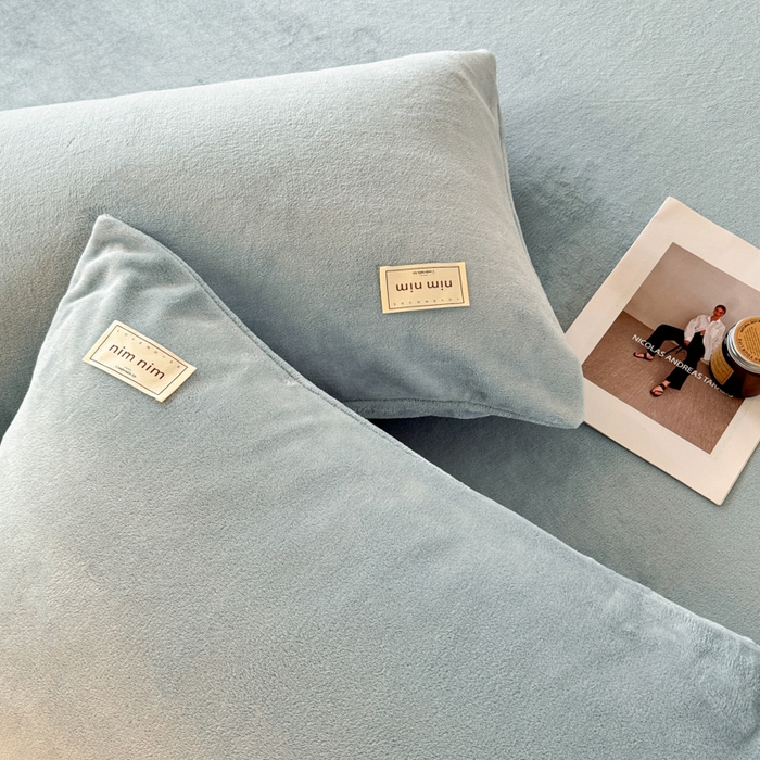 91家纺网 家纺一手货源 找家纺 眠博士 2025新款简约牛奶绒纯色单床笠 牛奶绒床笠-雾霾蓝