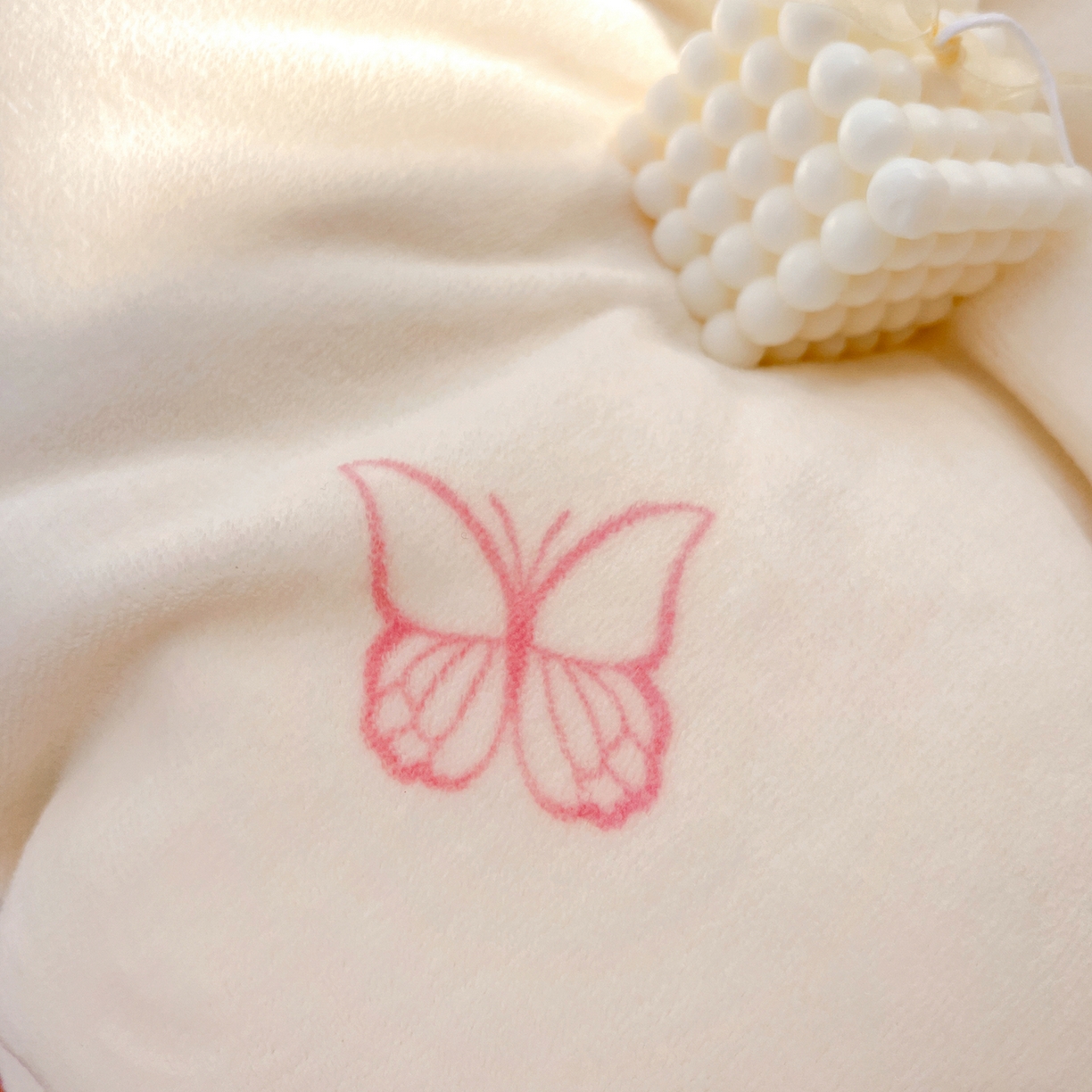 91家纺网 家纺一手货源 找家纺 （总）麦朵家居 2025新款10斤重床盖款花边牛奶绒四件套雕花绒法莱绒四件套兔兔绒四件套床三件套