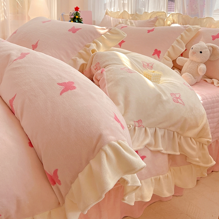 91家纺网 家纺一手货源 找家纺 （总）麦朵家居 2025新款10斤重床盖款花边牛奶绒四件套雕花绒法莱绒四件套兔兔绒四件套床三件套