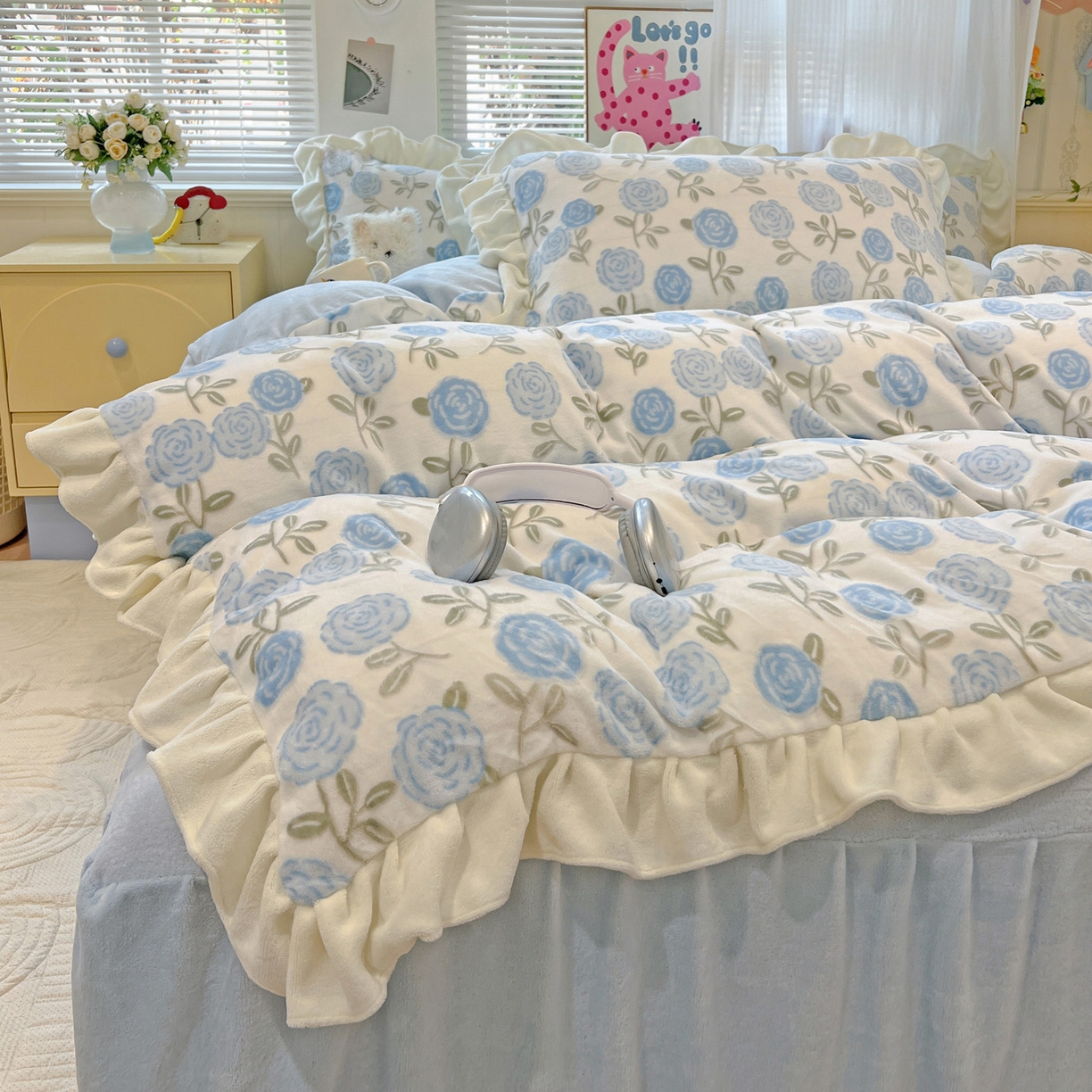 91家纺网 家纺一手货源 找家纺 （总）麦朵家居 2025花边款雕花绒立体印花牛奶绒高克重宝宝绒床裙款四件套牛奶绒床笠兔绒三件套